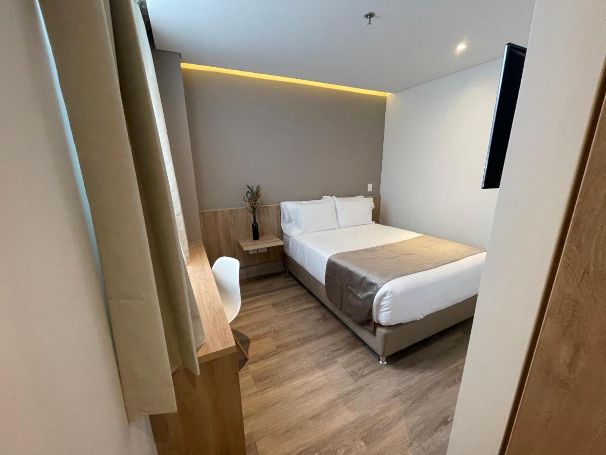 בוגוטה Em Hotel Corferias Embajada Americana מראה חיצוני תמונה