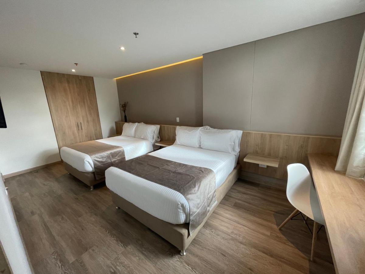 בוגוטה Em Hotel Corferias Embajada Americana מראה חיצוני תמונה