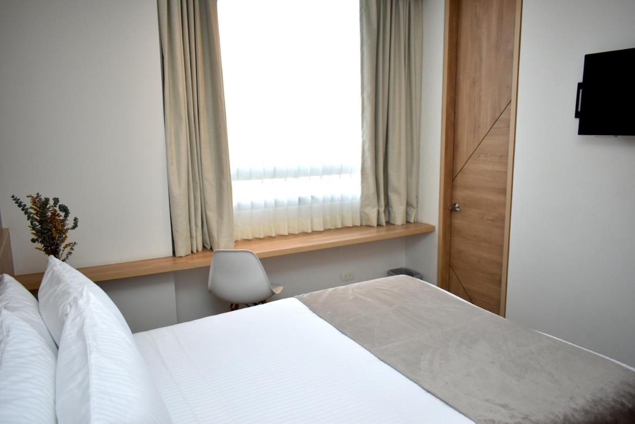 בוגוטה Em Hotel Corferias Embajada Americana מראה חיצוני תמונה
