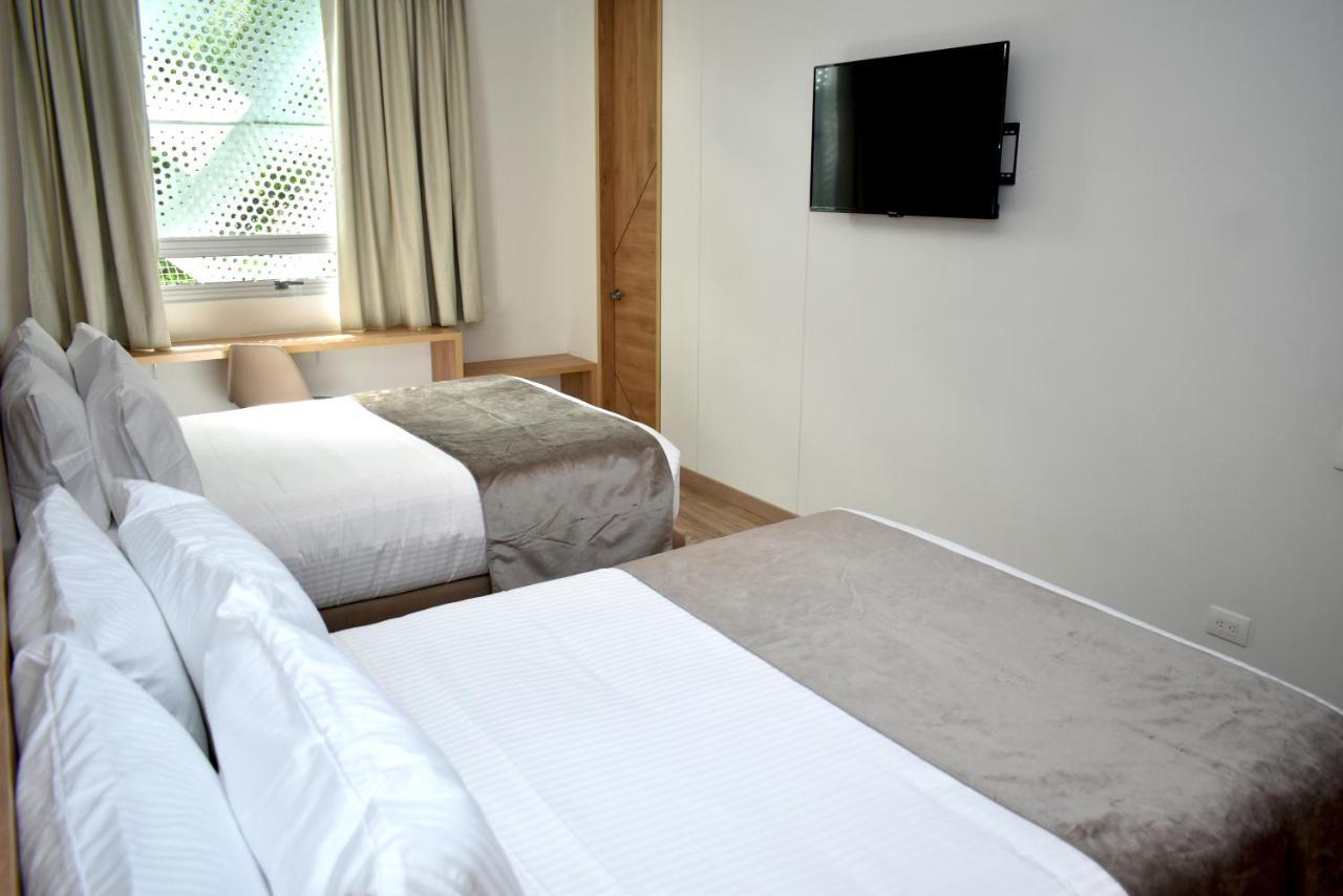 בוגוטה Em Hotel Corferias Embajada Americana מראה חיצוני תמונה