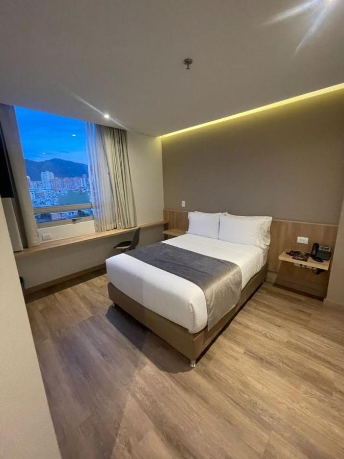 בוגוטה Em Hotel Corferias Embajada Americana מראה חיצוני תמונה