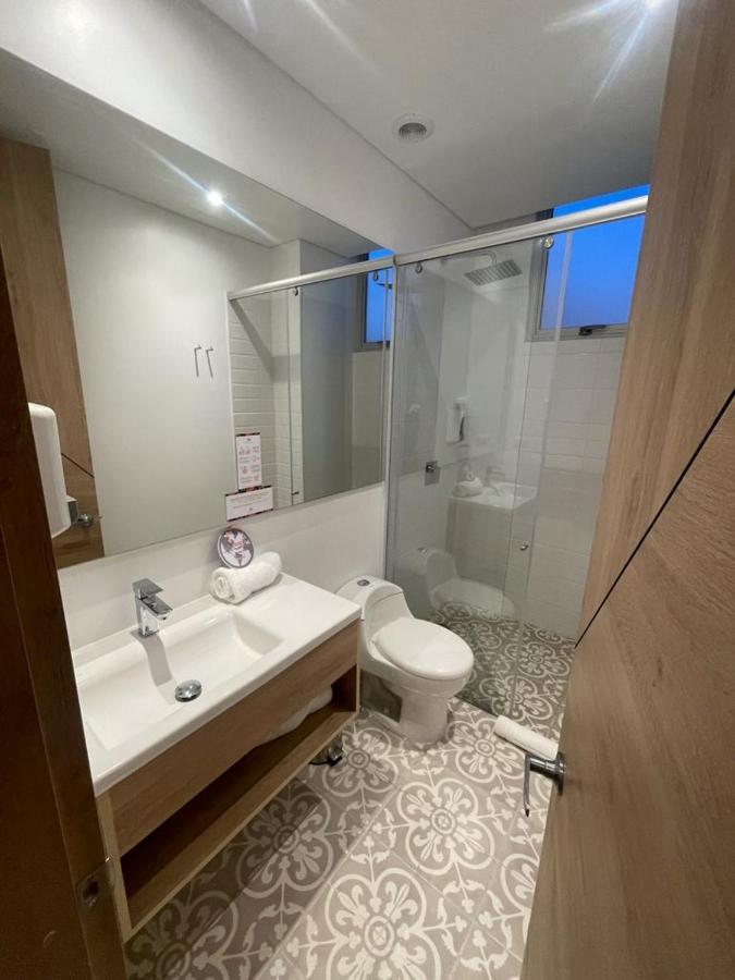בוגוטה Em Hotel Corferias Embajada Americana מראה חיצוני תמונה