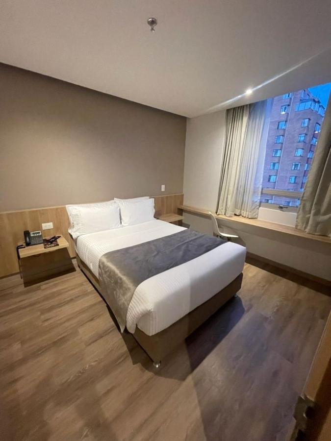 בוגוטה Em Hotel Corferias Embajada Americana מראה חיצוני תמונה