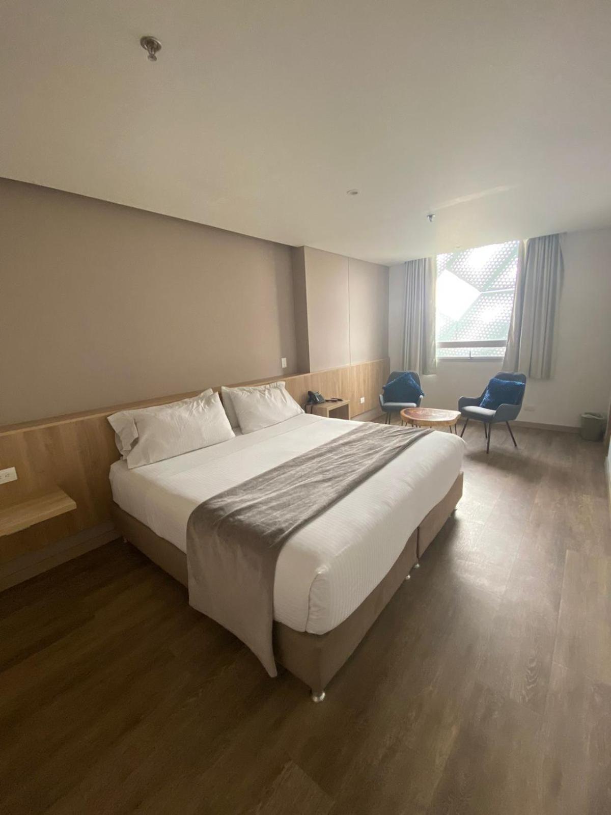 בוגוטה Em Hotel Corferias Embajada Americana מראה חיצוני תמונה